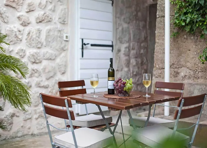 Maro & Baro - One Bedroom With Terrace Orfej